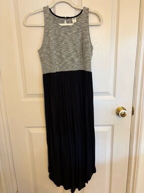 Old Navy Gray Knit Top Black Pleated Maxi Dress